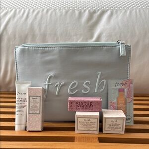 Fresh Skincare Set with Cosmetic Bag - Light Blue